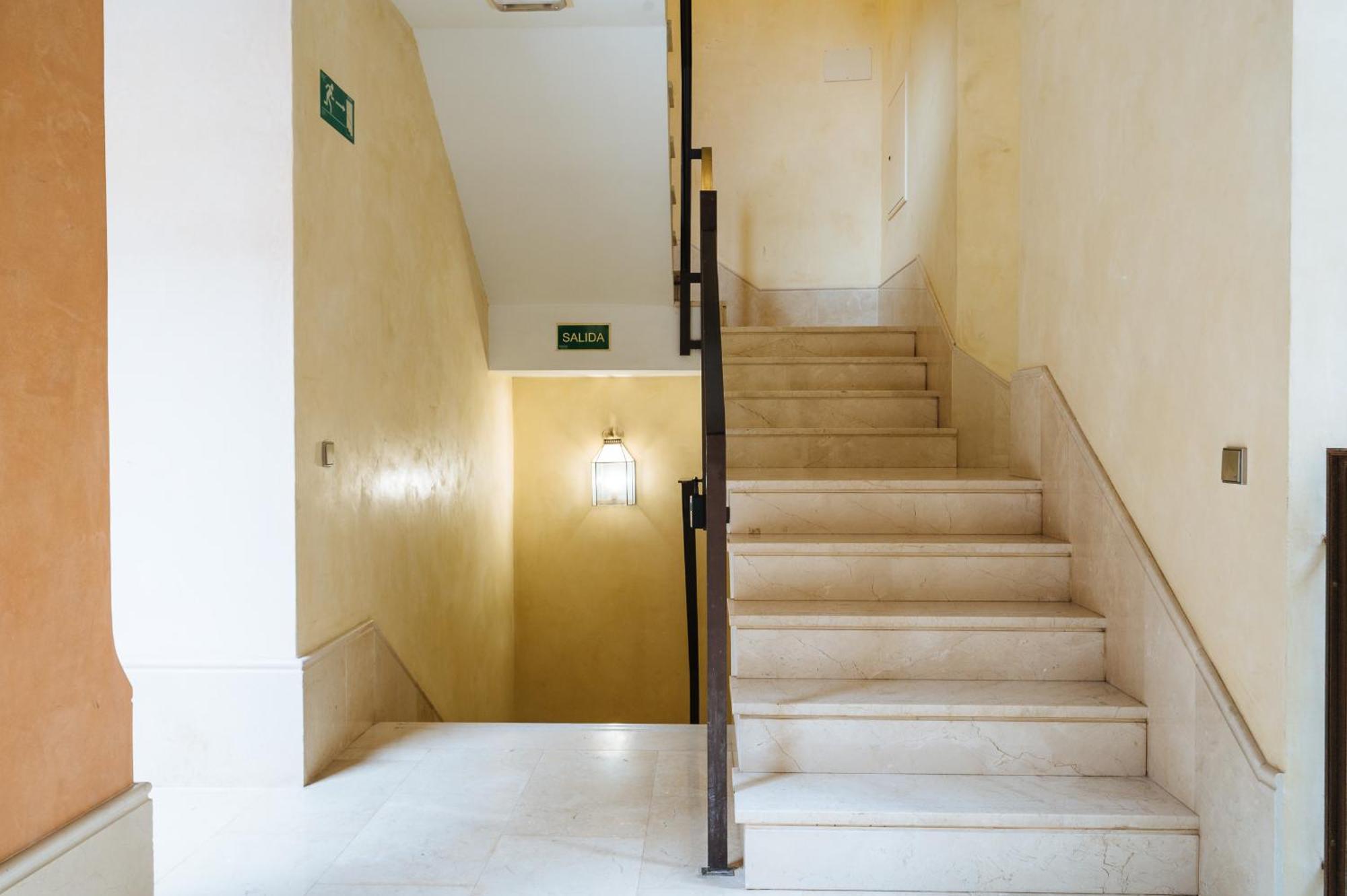 Apartamentos La Vistosona Севиля Екстериор снимка