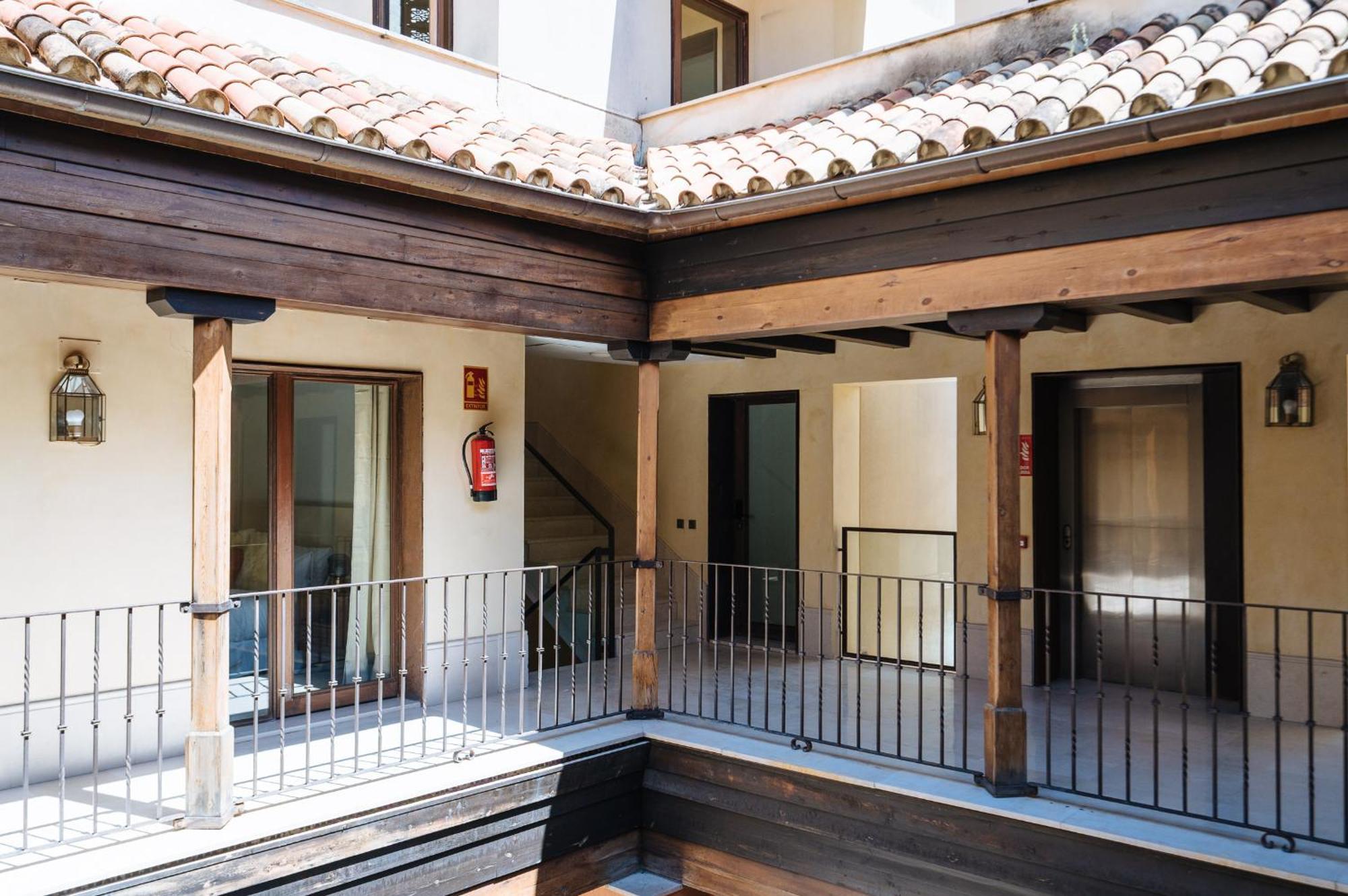Apartamentos La Vistosona Севиля Екстериор снимка