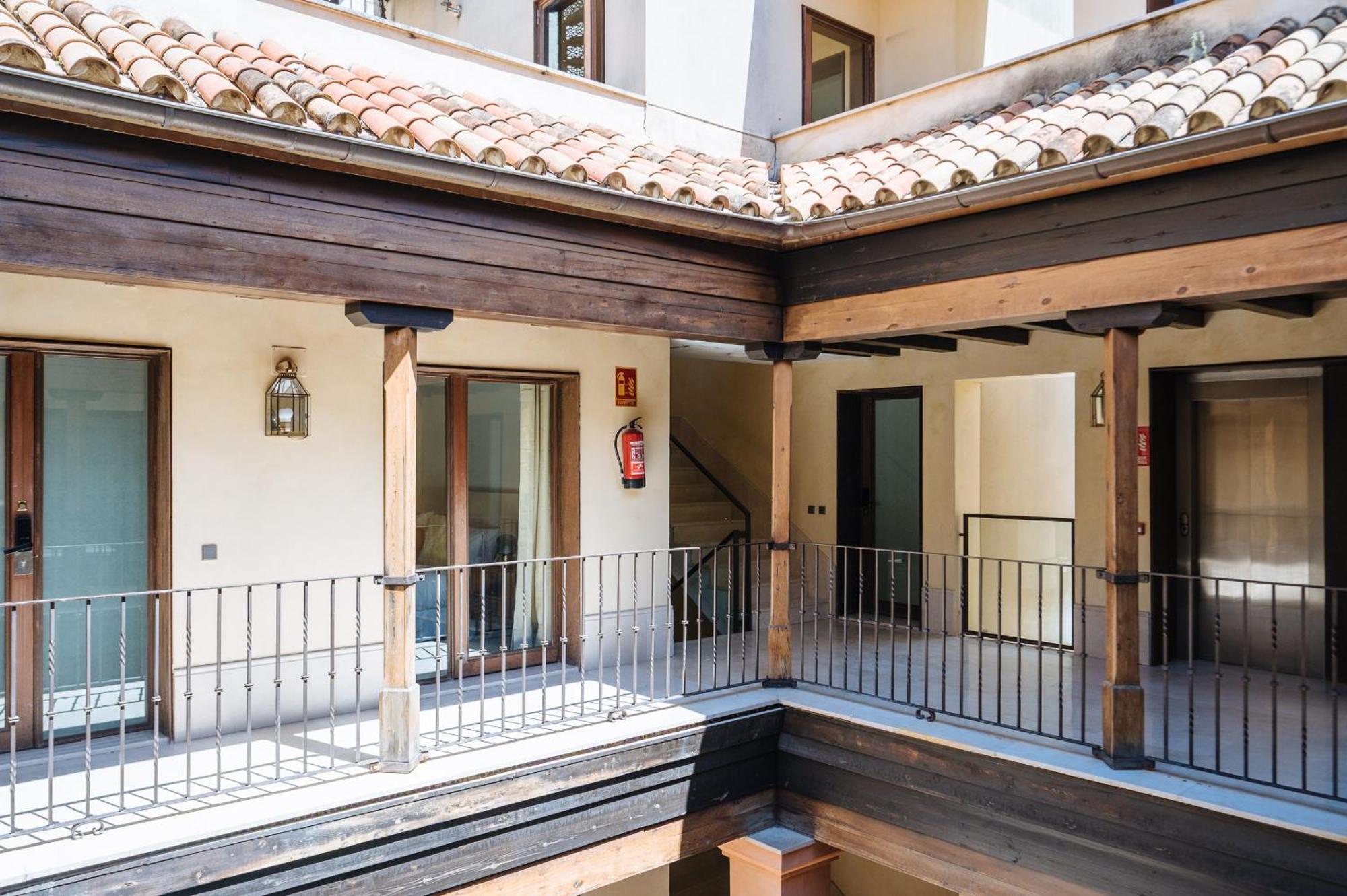 Apartamentos La Vistosona Севиля Екстериор снимка