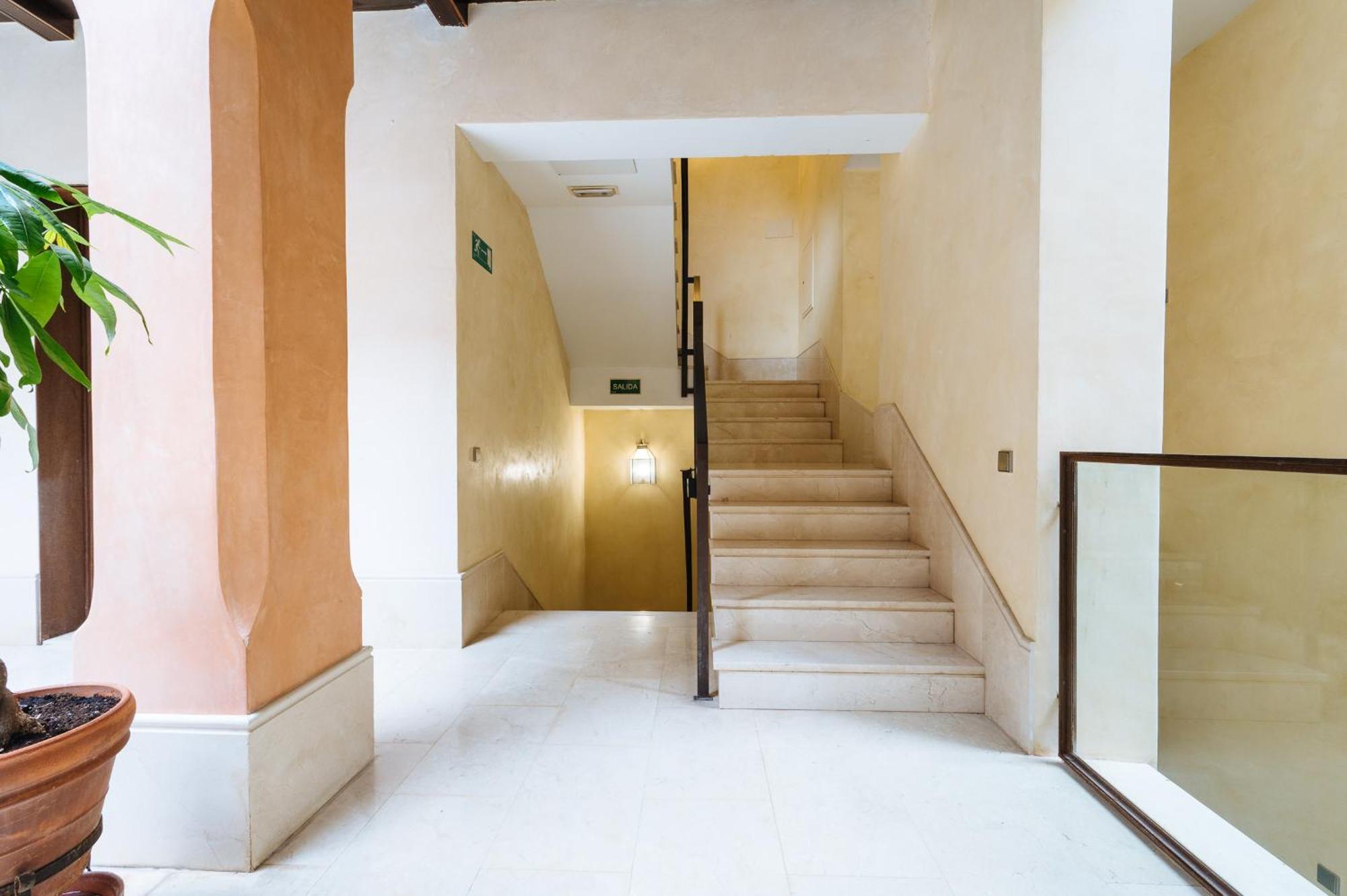Apartamentos La Vistosona Севиля Екстериор снимка